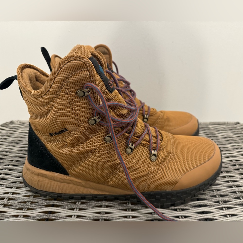 Men’s - Columbia Fairbanks Omni-Heat Boot - Size 10